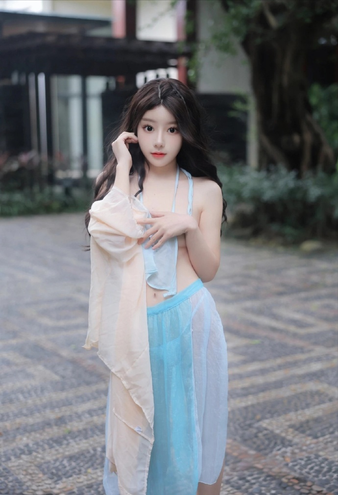 长月烬明 海报