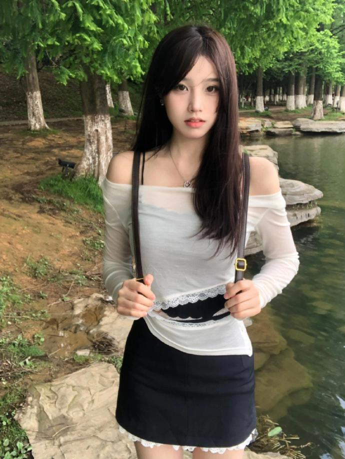 她 封面